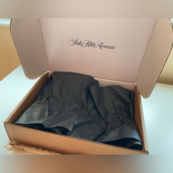 Saks Fifth Avenue Empty Shipping Box (Size 1) - Gift with Purchase - Picture 2 of 5